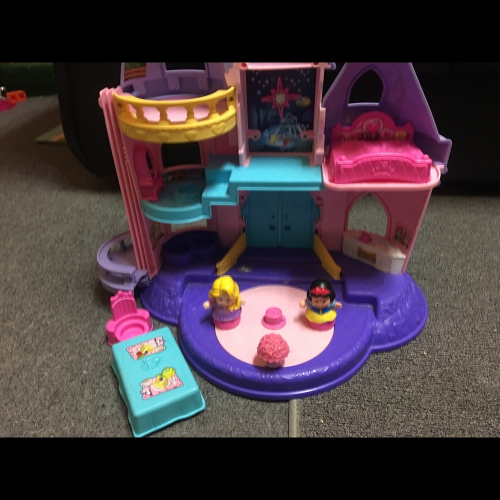 Fisher Price little Princess Castle